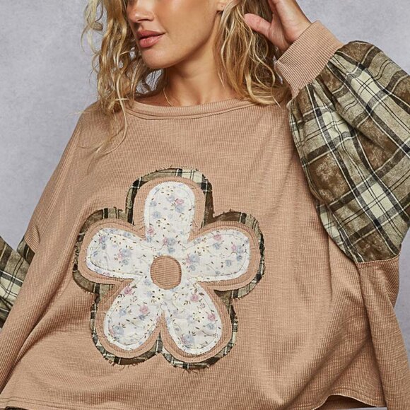 #117 POL Round Neck Balloon Sleeve Top - Picture 2 of 7